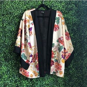 H&M • Floral Kimono •